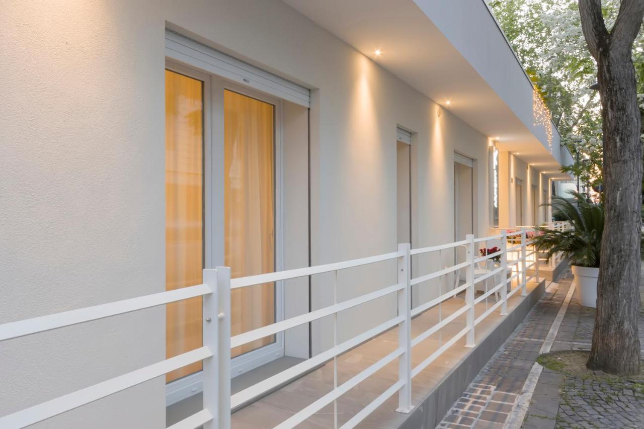 Residence Armony มิซาโน อาดรีอาติโก ภายนอก รูปภาพ