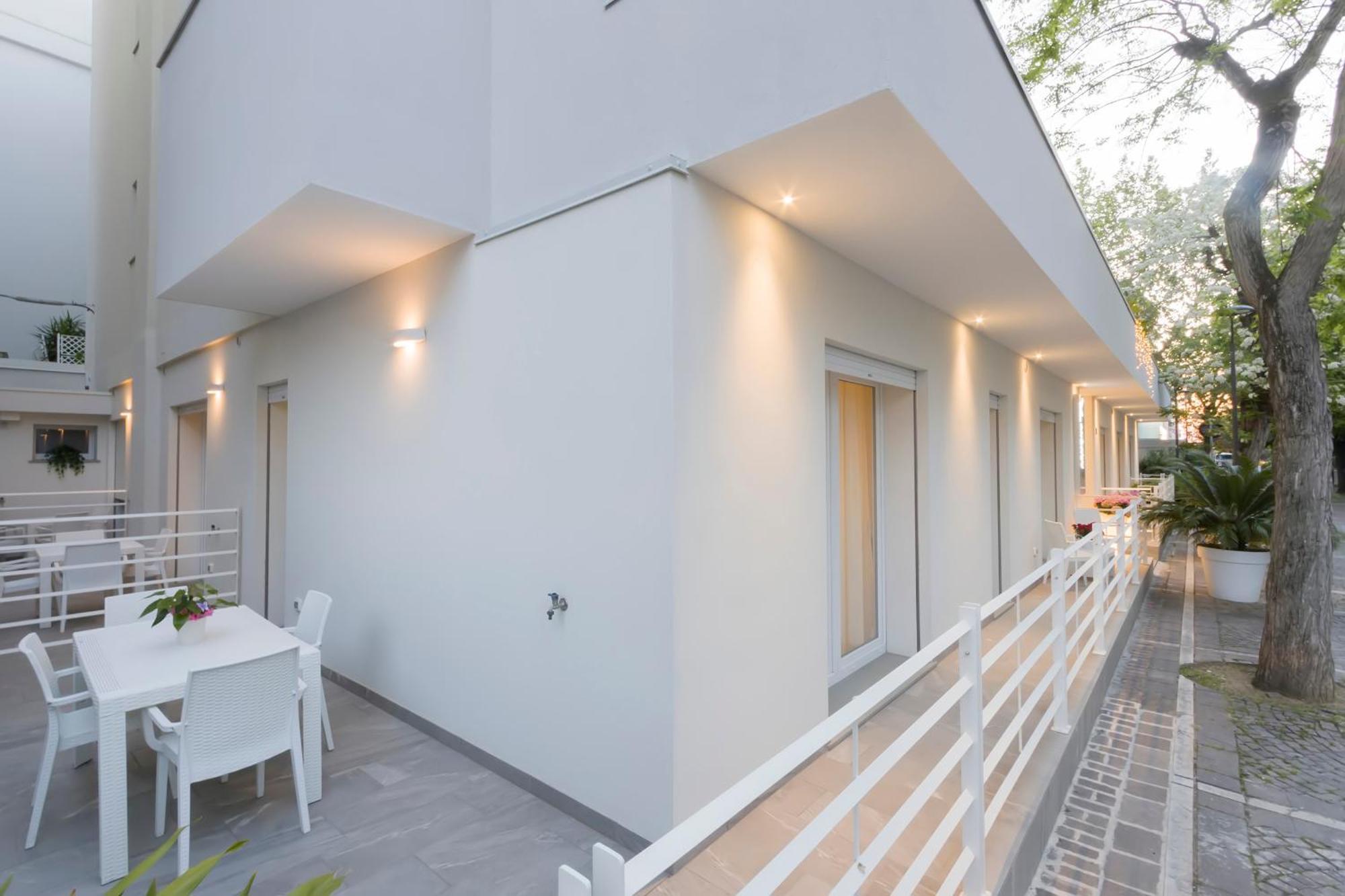 Residence Armony มิซาโน อาดรีอาติโก ภายนอก รูปภาพ
